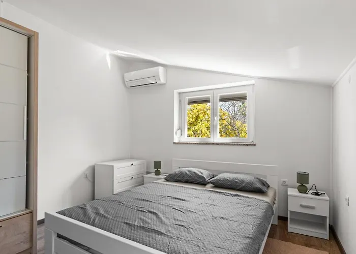 Casa Bugarin * פורץ